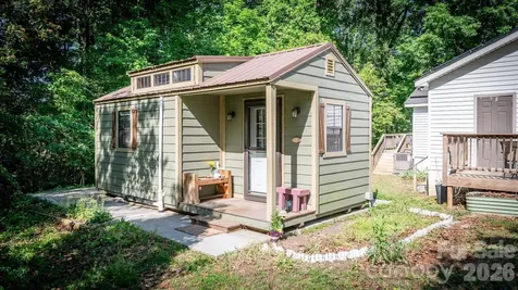 3828 Oakwood Road Charlotte NC 28269
