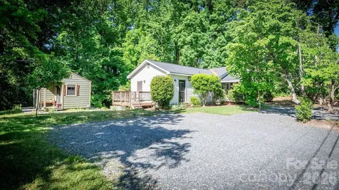 3828 Oakwood Road Charlotte NC 28269