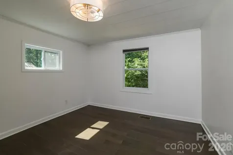3828 Oakwood Road Charlotte NC 28269