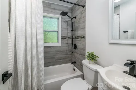 3828 Oakwood Road Charlotte NC 28269