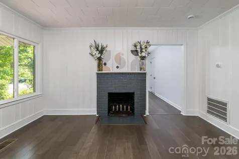 3828 Oakwood Road Charlotte NC 28269