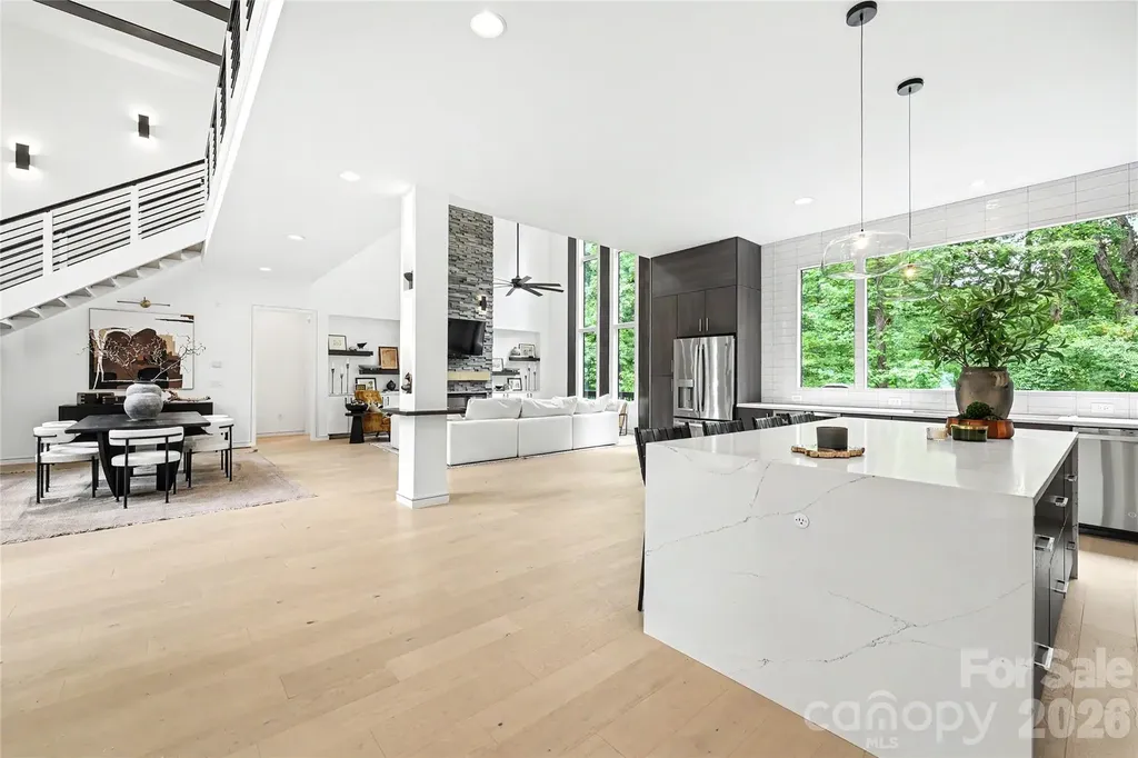 2810 Huntingtowne Farms Lane Charlotte NC 28210