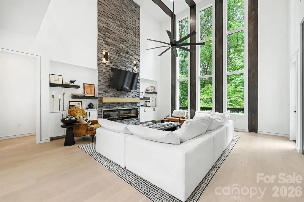 2810 Huntingtowne Farms Lane Charlotte NC 28210