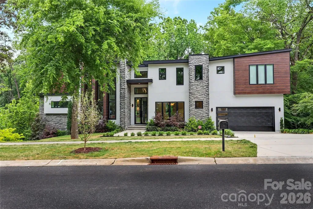 2810 Huntingtowne Farms Lane Charlotte NC 28210