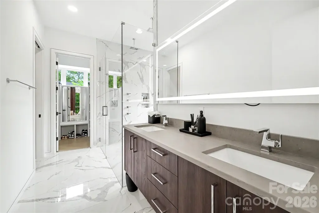 2810 Huntingtowne Farms Lane Charlotte NC 28210
