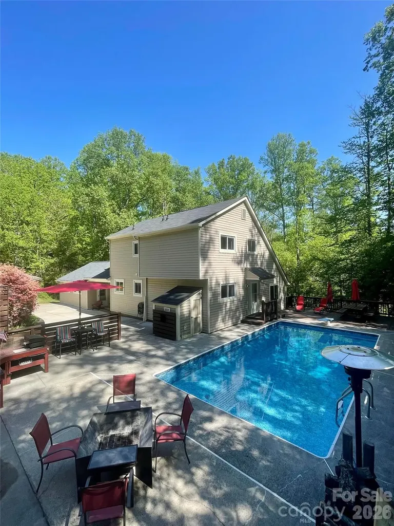 33 Lovers Loop Road Asheville NC 28803