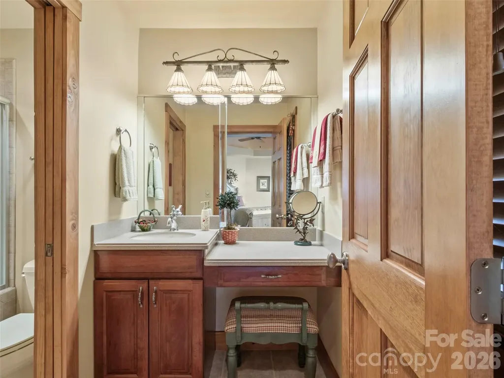 456 Spring House Drive Burnsville NC 28714
