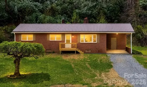 8855 Bugger Hollow Road Newland NC 28657