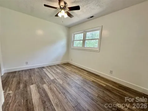 8855 Bugger Hollow Road Newland NC 28657
