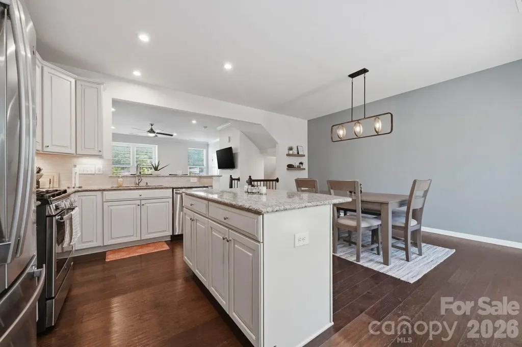 1221 Queen Lyon Court Charlotte NC 28205