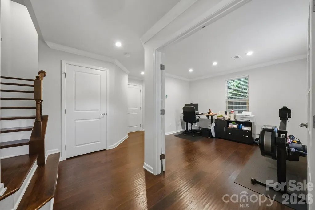 1221 Queen Lyon Court Charlotte NC 28205