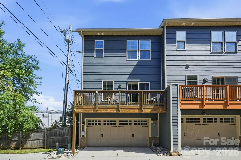 1221 Queen Lyon Court Charlotte NC 28205