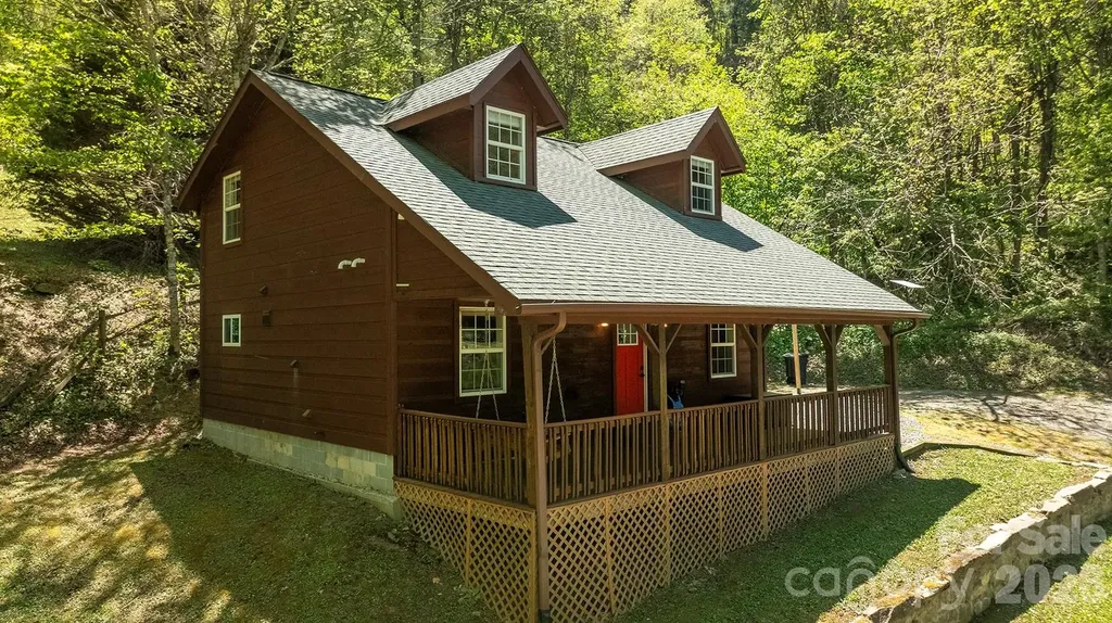 95 Lasso Lane Waynesville NC 28785