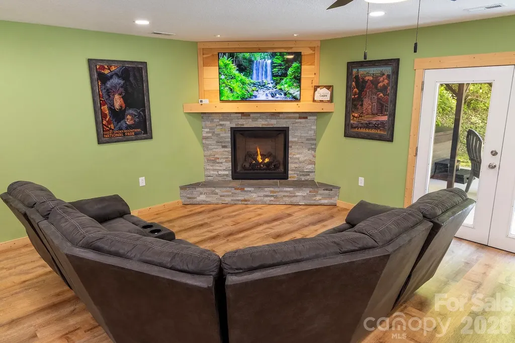 95 Lasso Lane Waynesville NC 28785