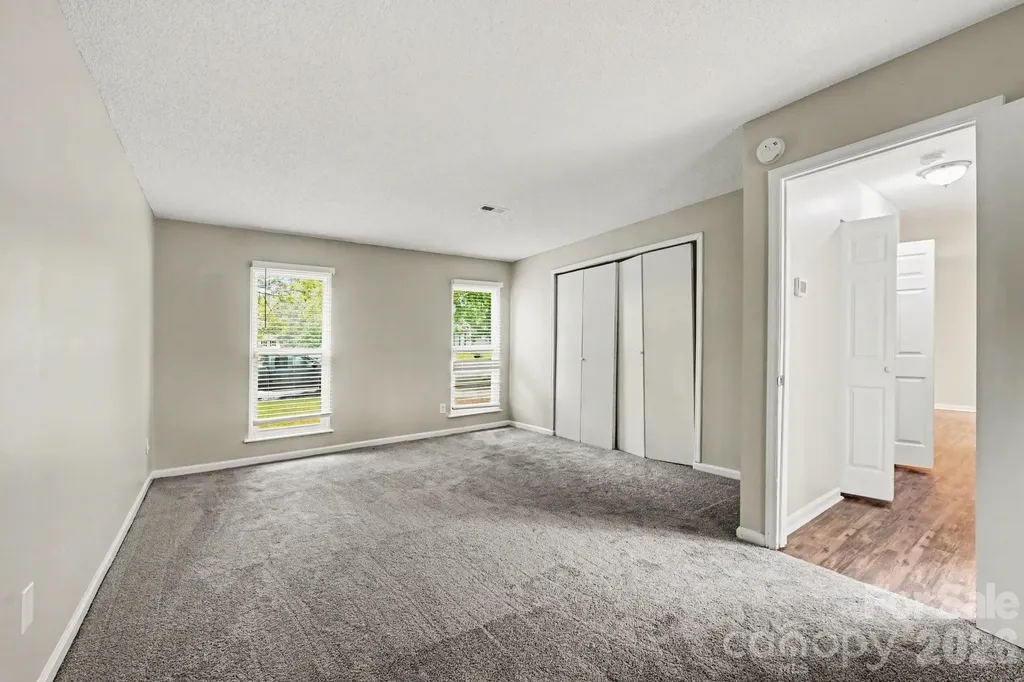 8800 Royal Scot Lane Charlotte NC 28227