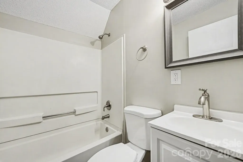 8800 Royal Scot Lane Charlotte NC 28227
