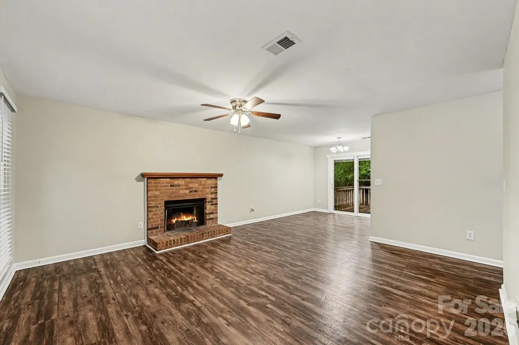 8800 Royal Scot Lane Charlotte NC 28227