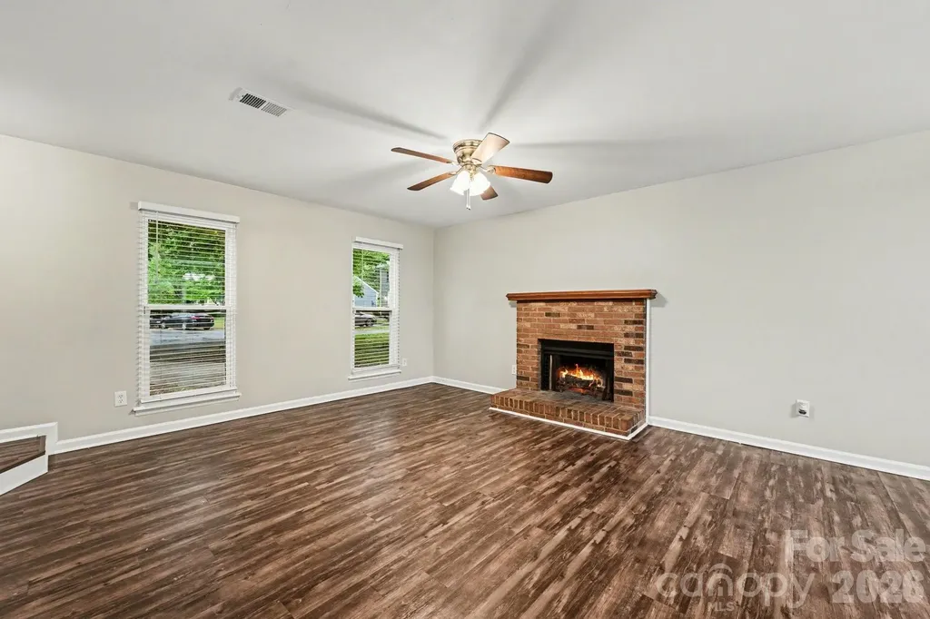 8800 Royal Scot Lane Charlotte NC 28227