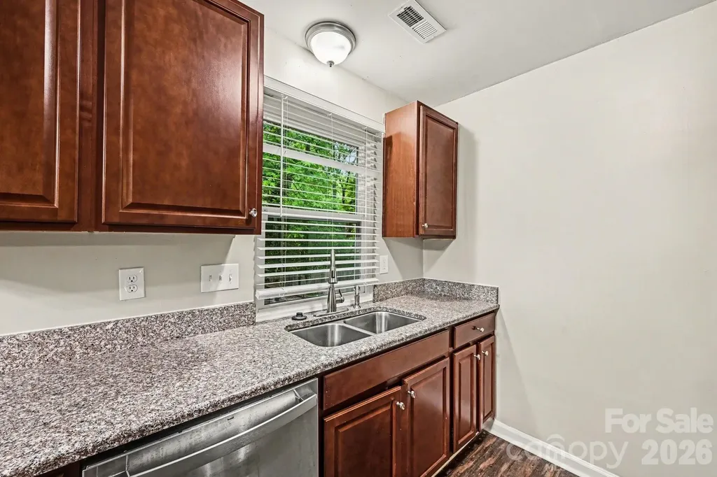 8800 Royal Scot Lane Charlotte NC 28227