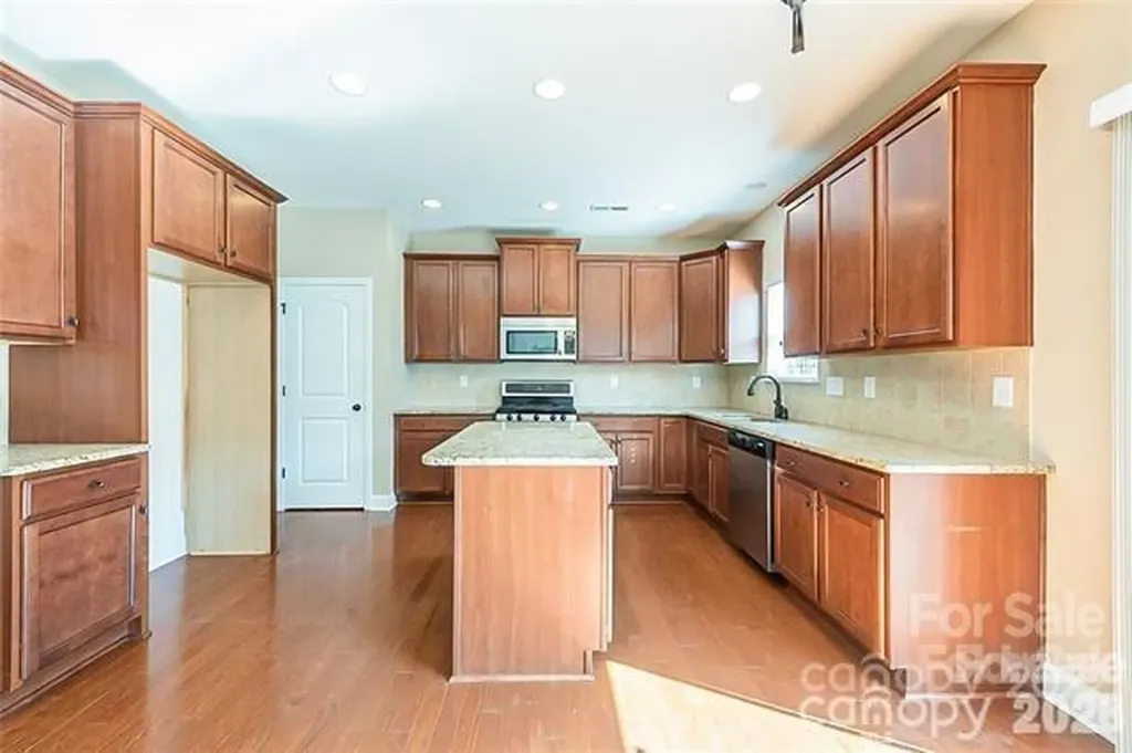 2003 Fallondale Road Waxhaw NC 28173