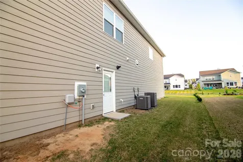 3841 Dahlia Drive Harrisburg NC 28075