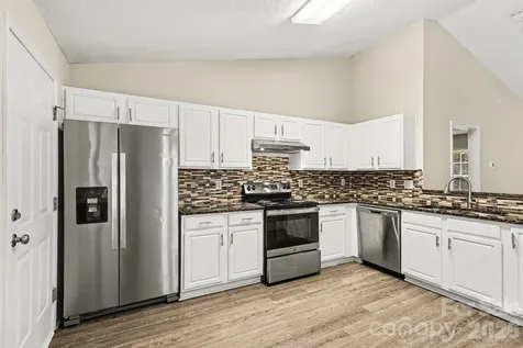 5132 Deerton Road Charlotte NC 28269