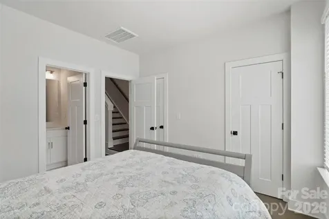 5040 York Park Lane Charlotte NC 28217