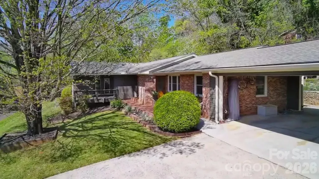 52 Briar Patch Road Cullowhee NC 28723