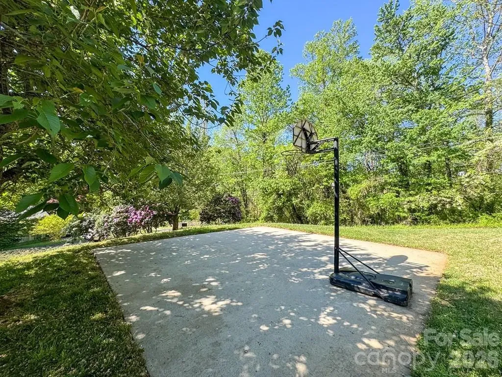 52 Briar Patch Road Cullowhee NC 28723