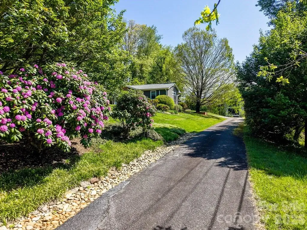 52 Briar Patch Road Cullowhee NC 28723
