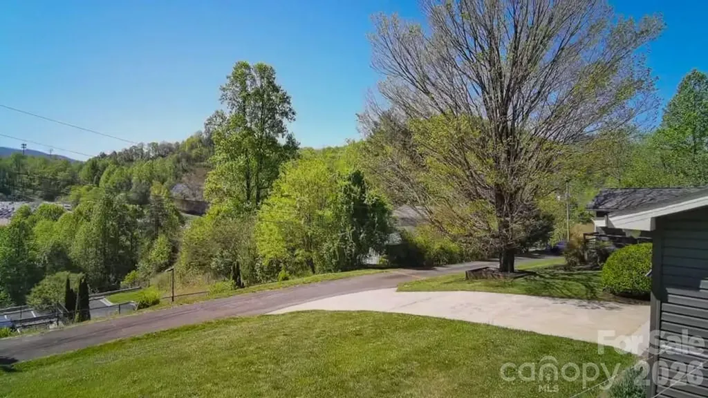 52 Briar Patch Road Cullowhee NC 28723