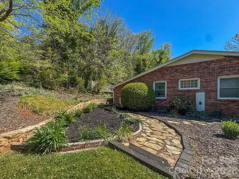 52 Briar Patch Road Cullowhee NC 28723