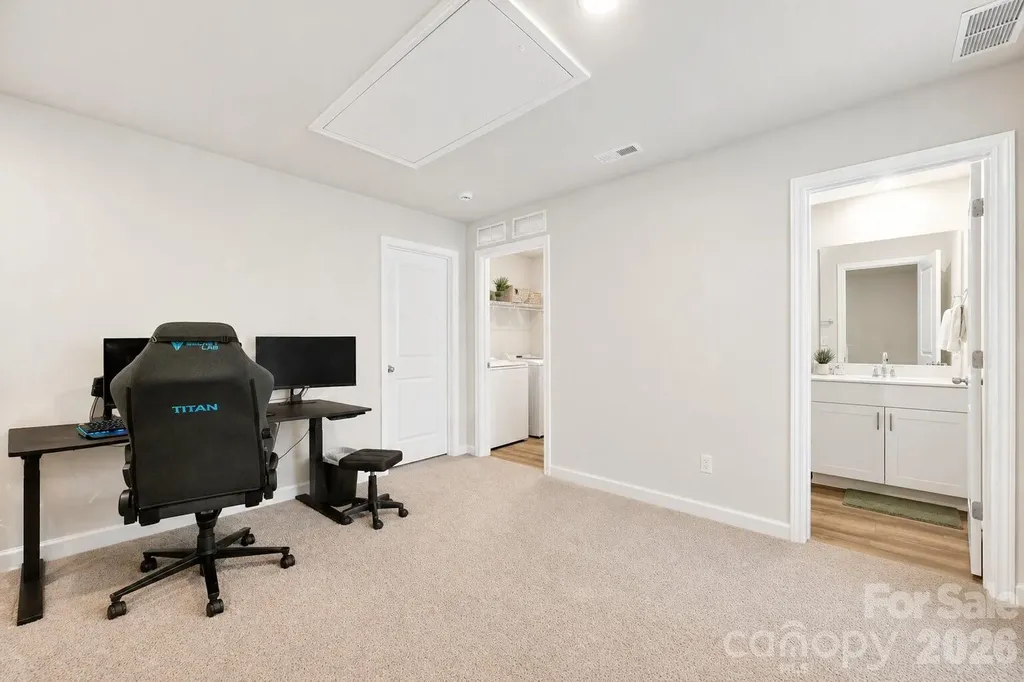 1021 Plumcrest Drive Charlotte NC 28216