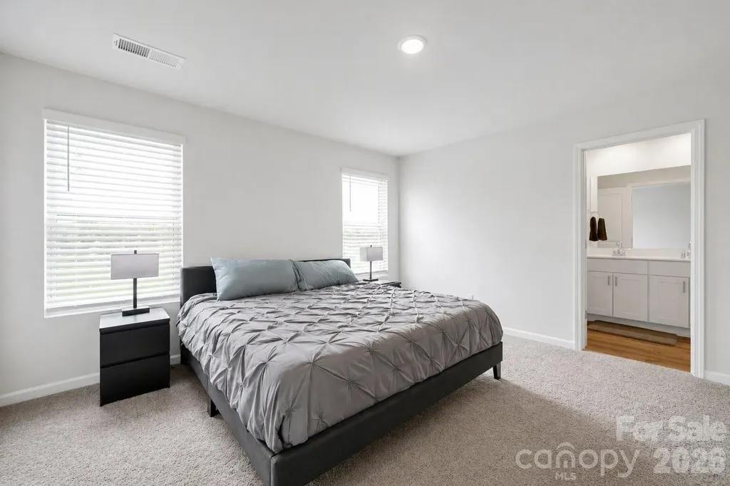 1021 Plumcrest Drive Charlotte NC 28216