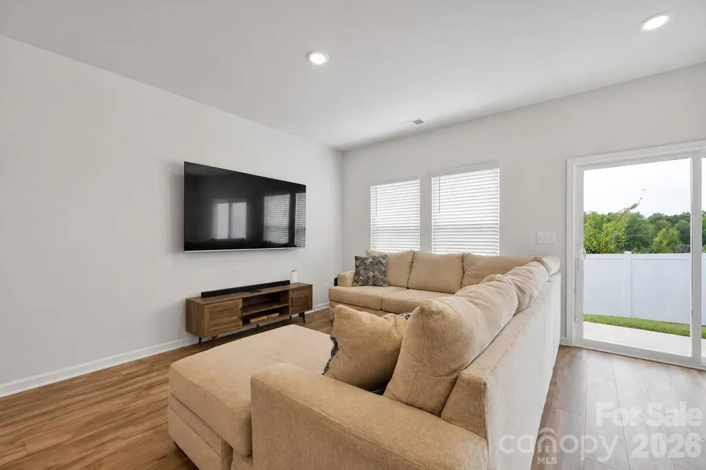 1021 Plumcrest Drive Charlotte NC 28216