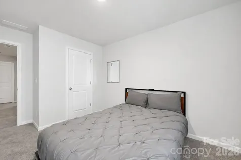 1021 Plumcrest Drive Charlotte NC 28216