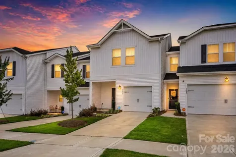 1021 Plumcrest Drive Charlotte NC 28216