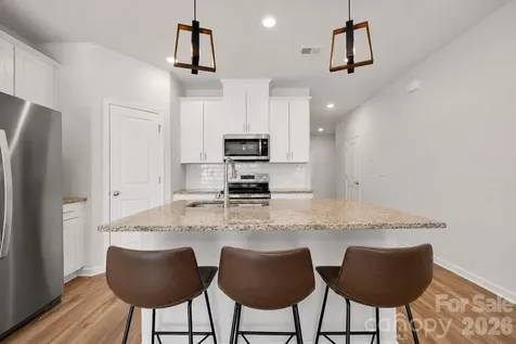 1021 Plumcrest Drive Charlotte NC 28216