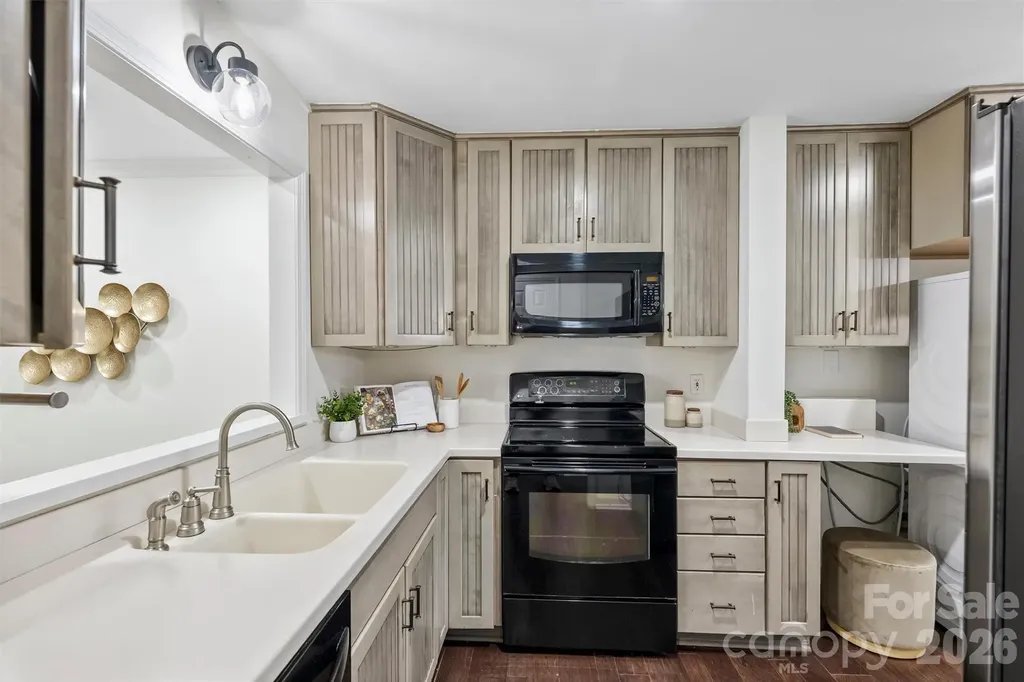 520 N Poplar Street Charlotte NC 28202