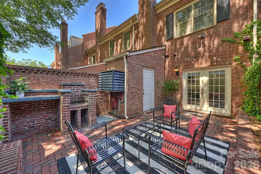 520 N Poplar Street Charlotte NC 28202