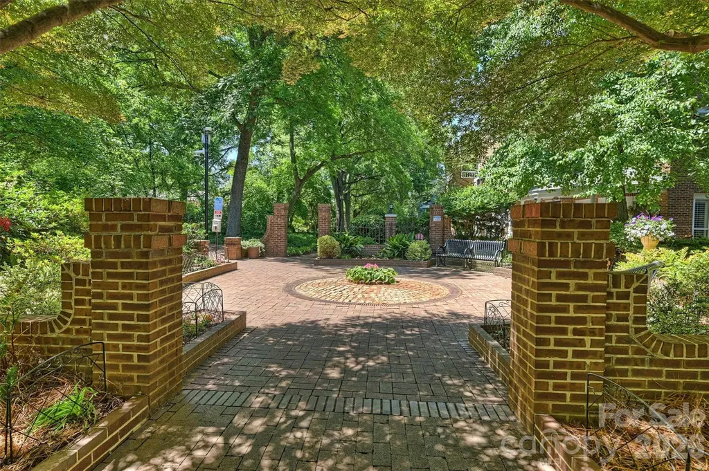 520 N Poplar Street Charlotte NC 28202