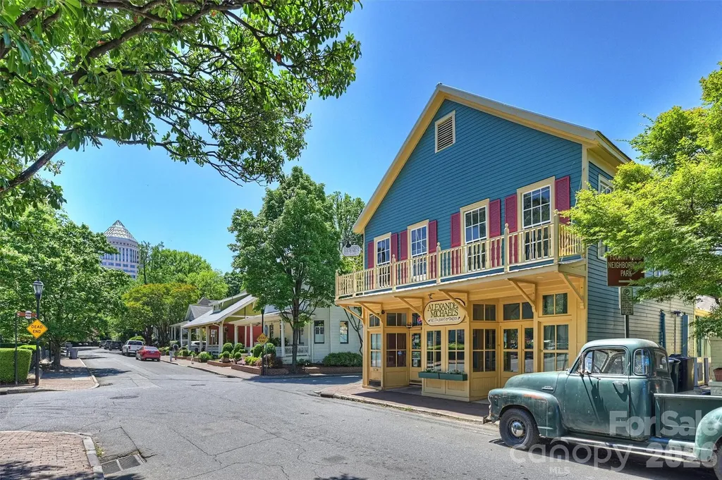 520 N Poplar Street Charlotte NC 28202