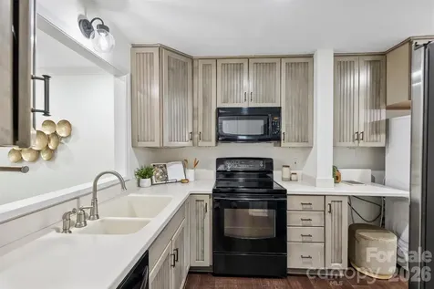520 N Poplar Street Charlotte NC 28202