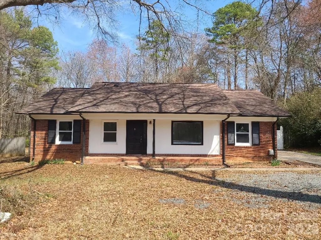 711 E John Street Matthews NC 28105