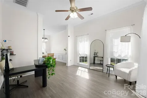 4704 Lone Tree Court Charlotte NC 28269
