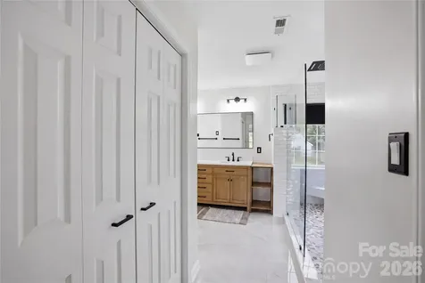 4704 Lone Tree Court Charlotte NC 28269