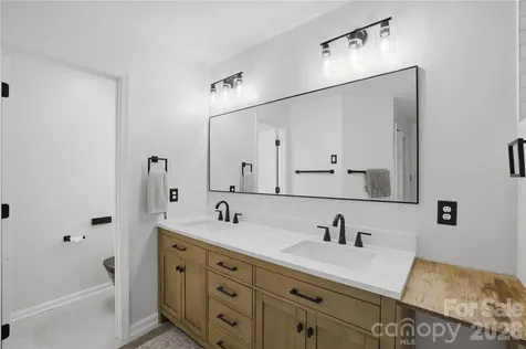 4704 Lone Tree Court Charlotte NC 28269