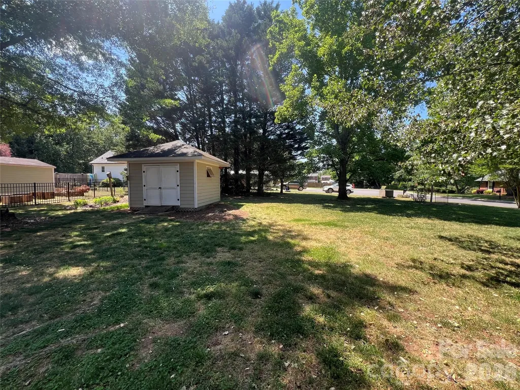 837 Deerfield Drive Mount Holly NC 28120