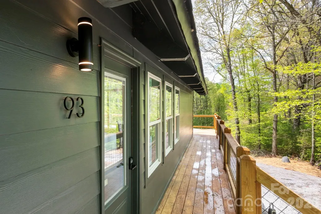 93 Horse Ring Drive Burnsville NC 28714