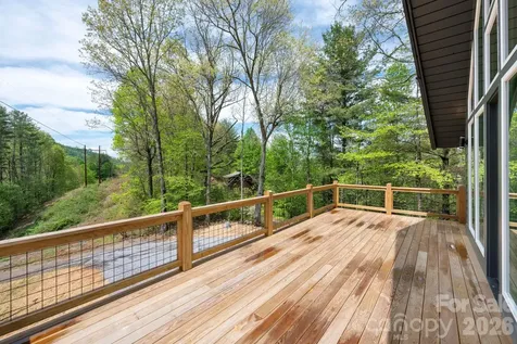 93 Horse Ring Drive Burnsville NC 28714